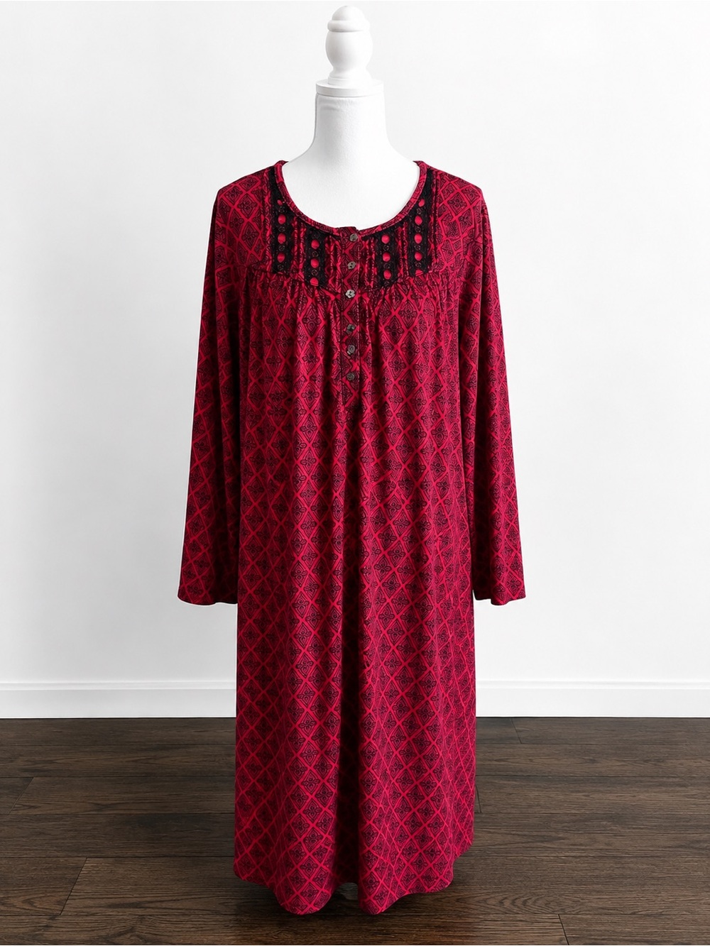 Secret Treasures Fleece Sleep Shirt Gown XL 16-18 Red Black Cozy Loungewear - Picture 2 of 8